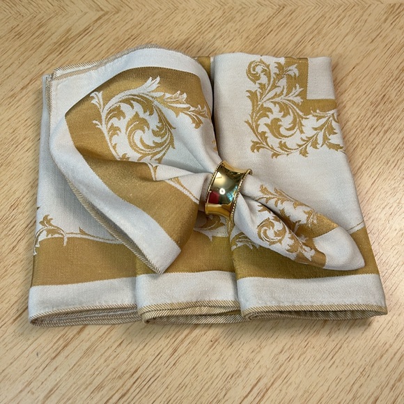 Damask Vintage Renaissance Table Napkins (4) - Picture 5 of 7